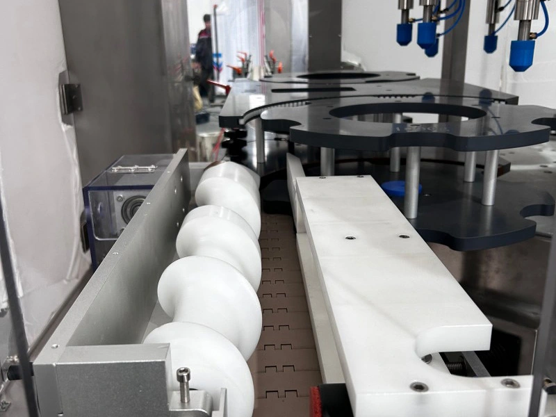 Detergent Flat Bottle Labeling Machine